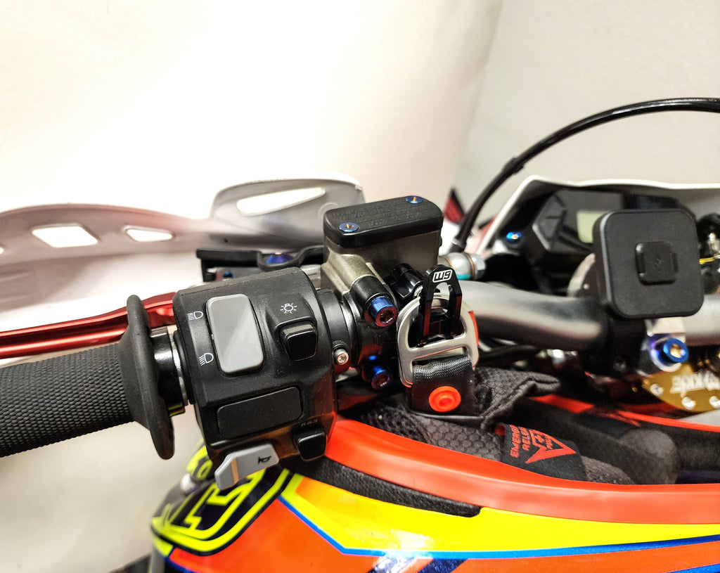 Warp 9 Helmet Hook mounted on handlebar