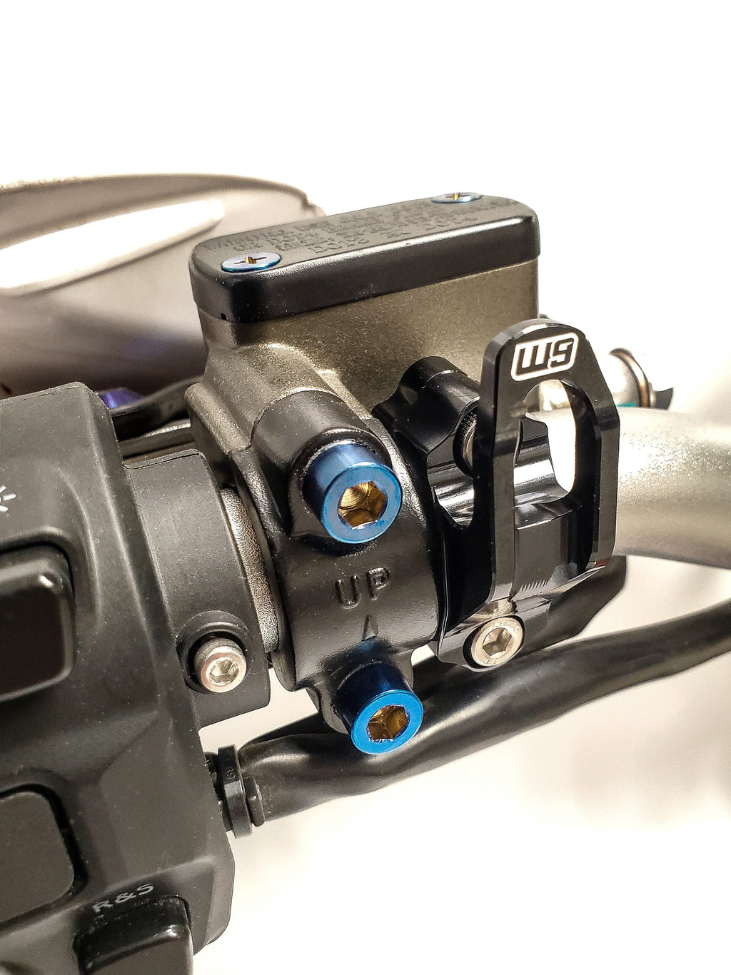 Warp 9 Helmet Hook mounted on handlebar